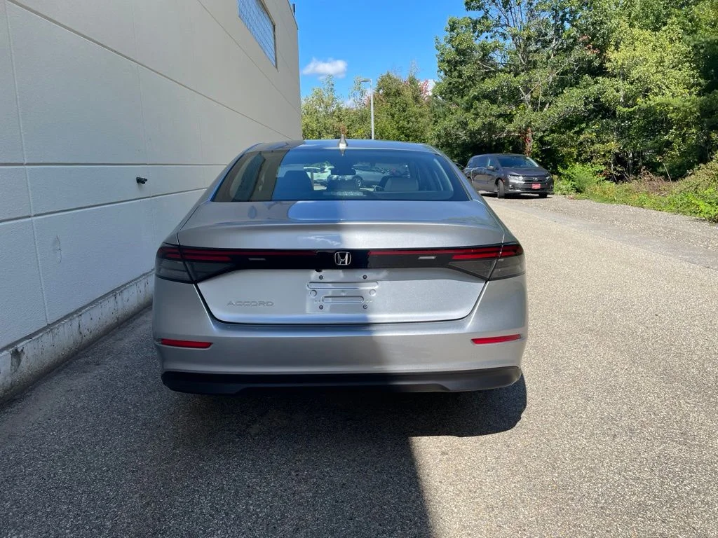 New 2026 Solar Silver Metallic Honda LX image 8