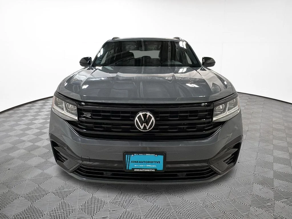 Used 2023 Gray Volkswagen 2.0T SEL R-Line image 3