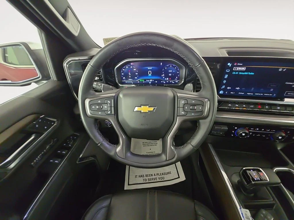 Used 2024 Red Chevrolet High Country image 11