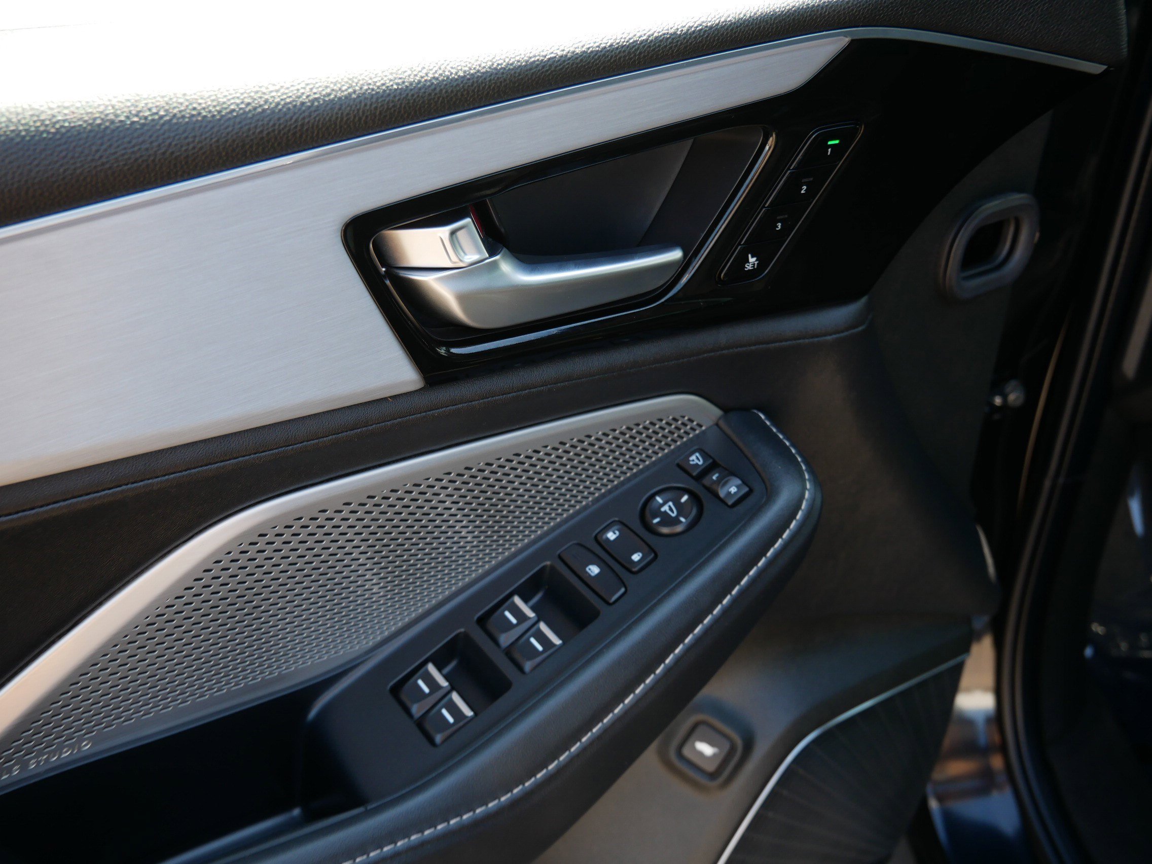 Used 2024 Majestic Black Pearl Acura w/Technology Package image 21