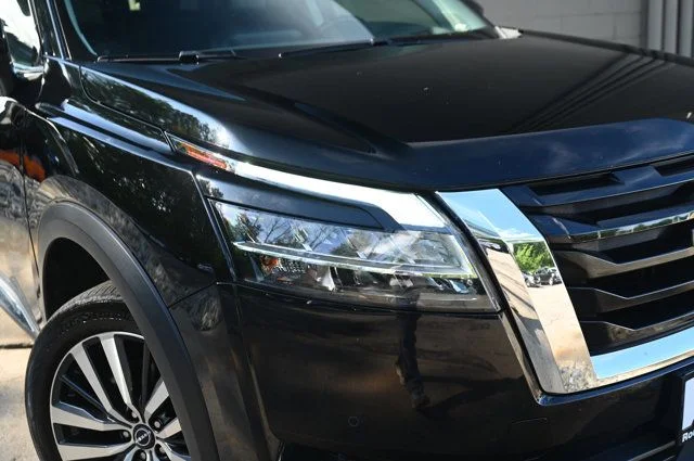 Certified Used 2022 Black Nissan Platinum image 4