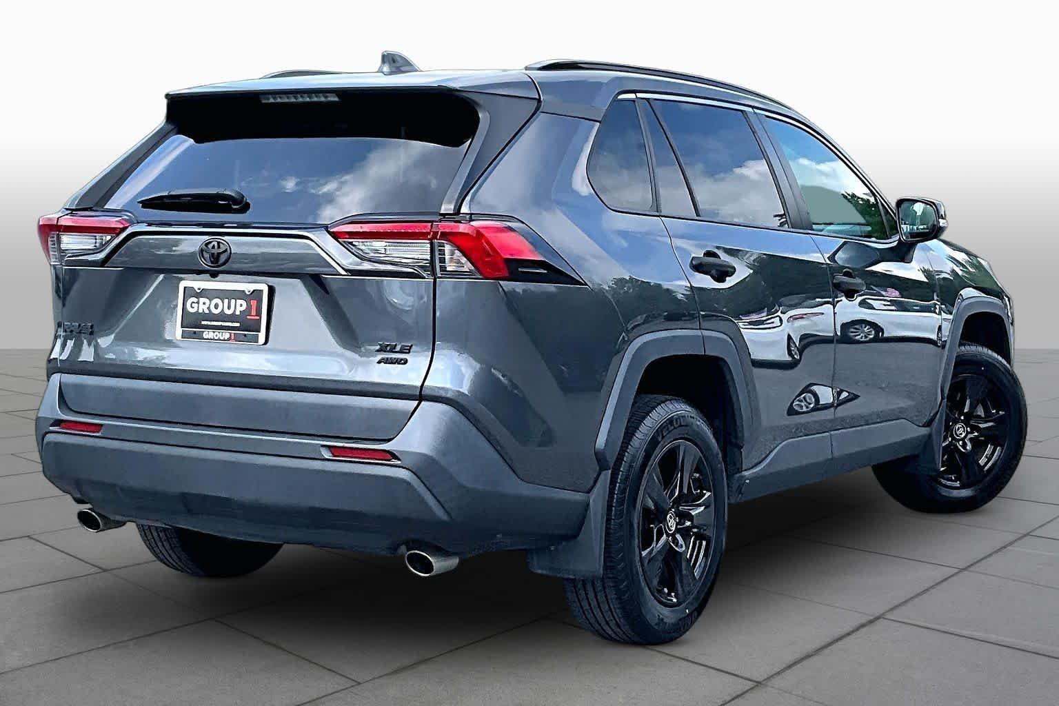 Used 2019 Magnetic Gray Metallic Toyota XLE image 13