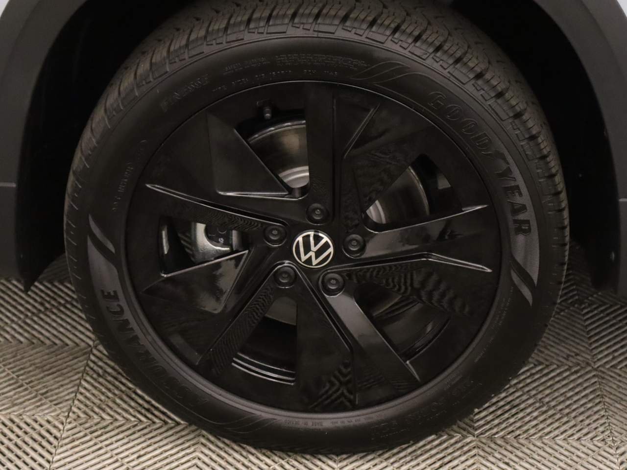 2026 Volkswagen Taos SE Black - Photo 6