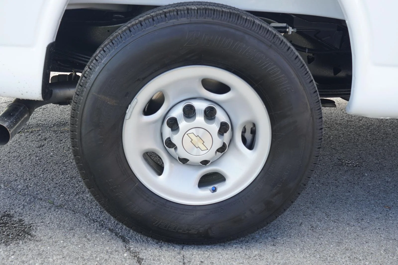 New 2026 Summit White Chevrolet WT image 12