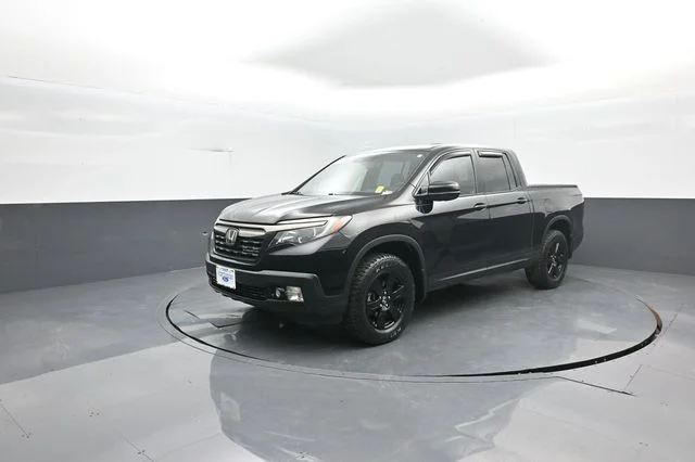 Certified Used 2018 Crystal Black Honda Black Edition image 4