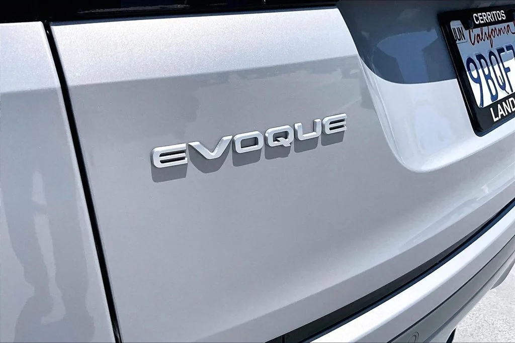 Used 2022 White Land Rover S image 22