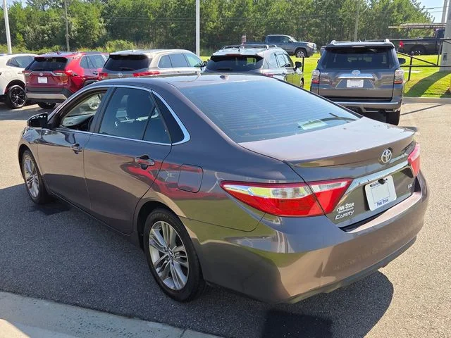 Used 2016 Gray Toyota SE image 10