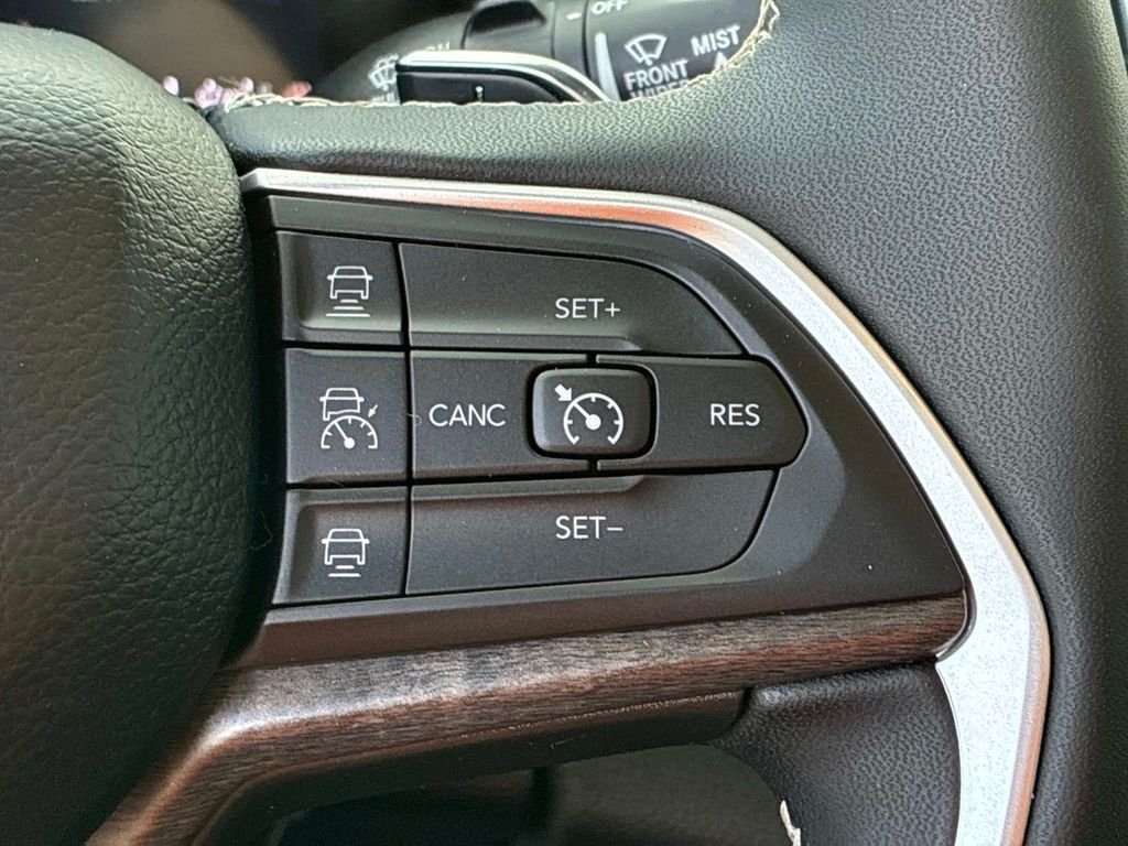 Used 2024 Silver Jeep Limited image 28