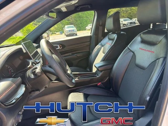 Used 2025 White Jeep Trailhawk image 24