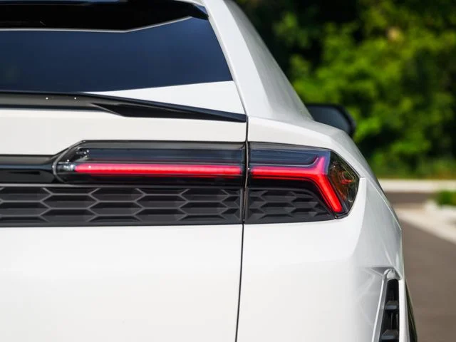 Used 2025  Lamborghini SE image 78