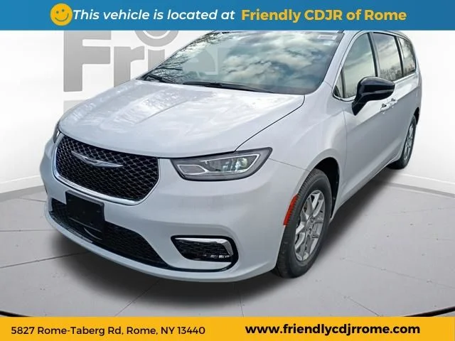 2026 Chrysler Pacifica Select's photo