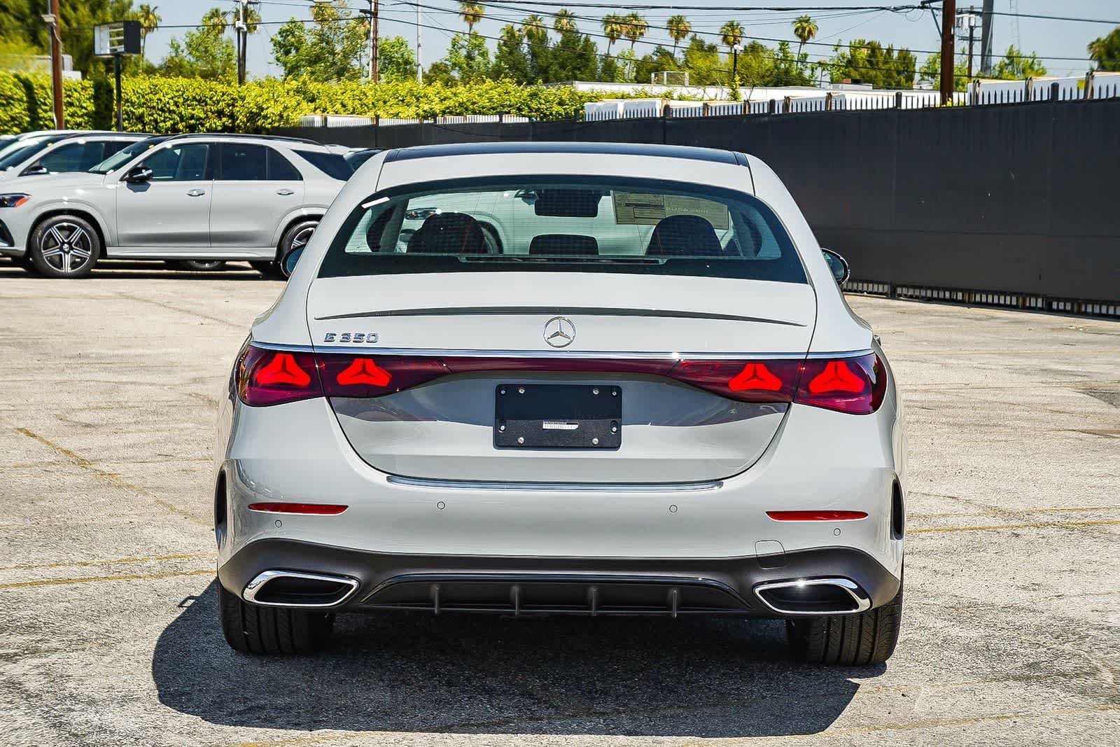 New 2026 MANUFAKTUR Alpine Grey Mercedes-Benz E 350 image 5