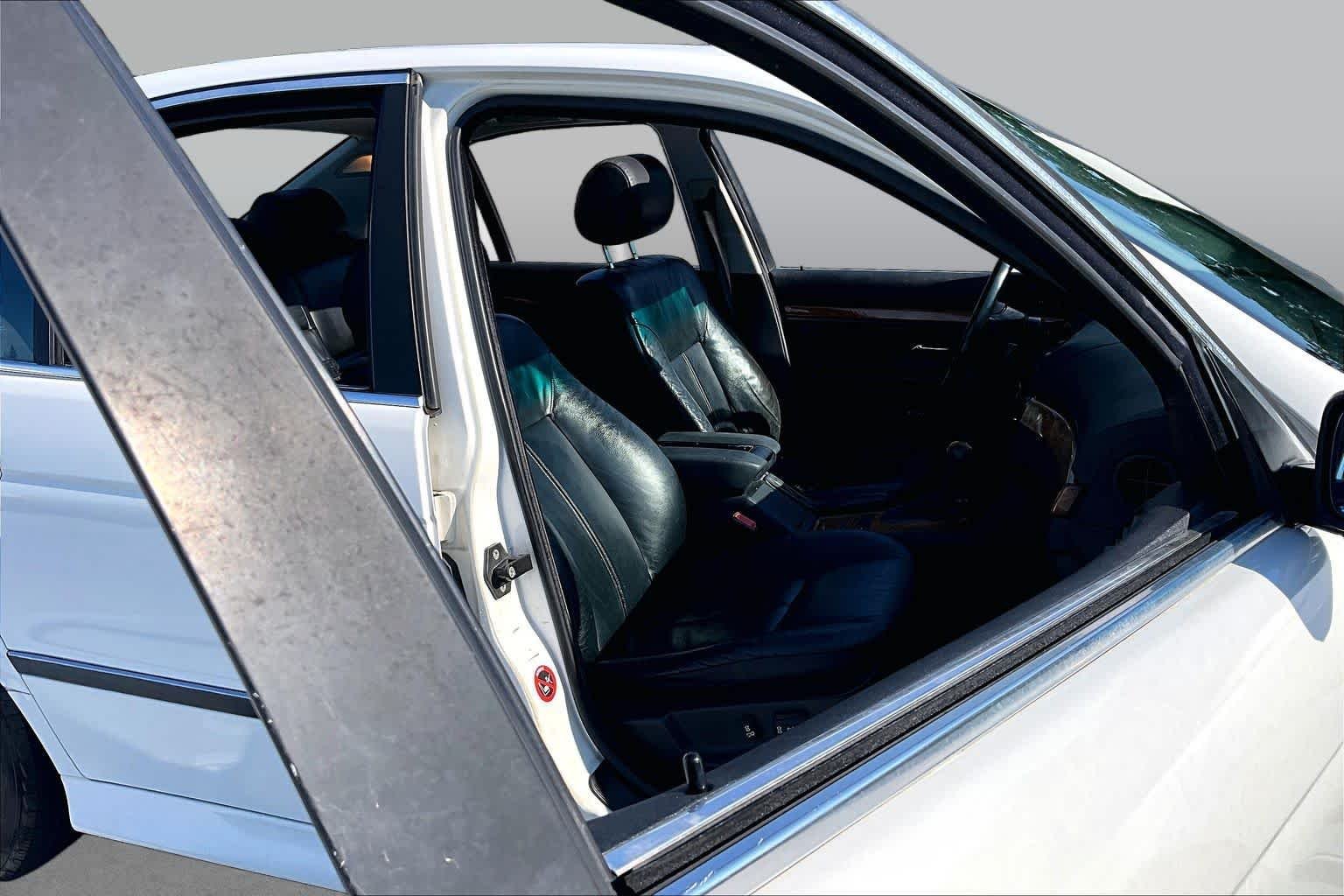 Used 1997 Alpine White BMW 528iA image 7