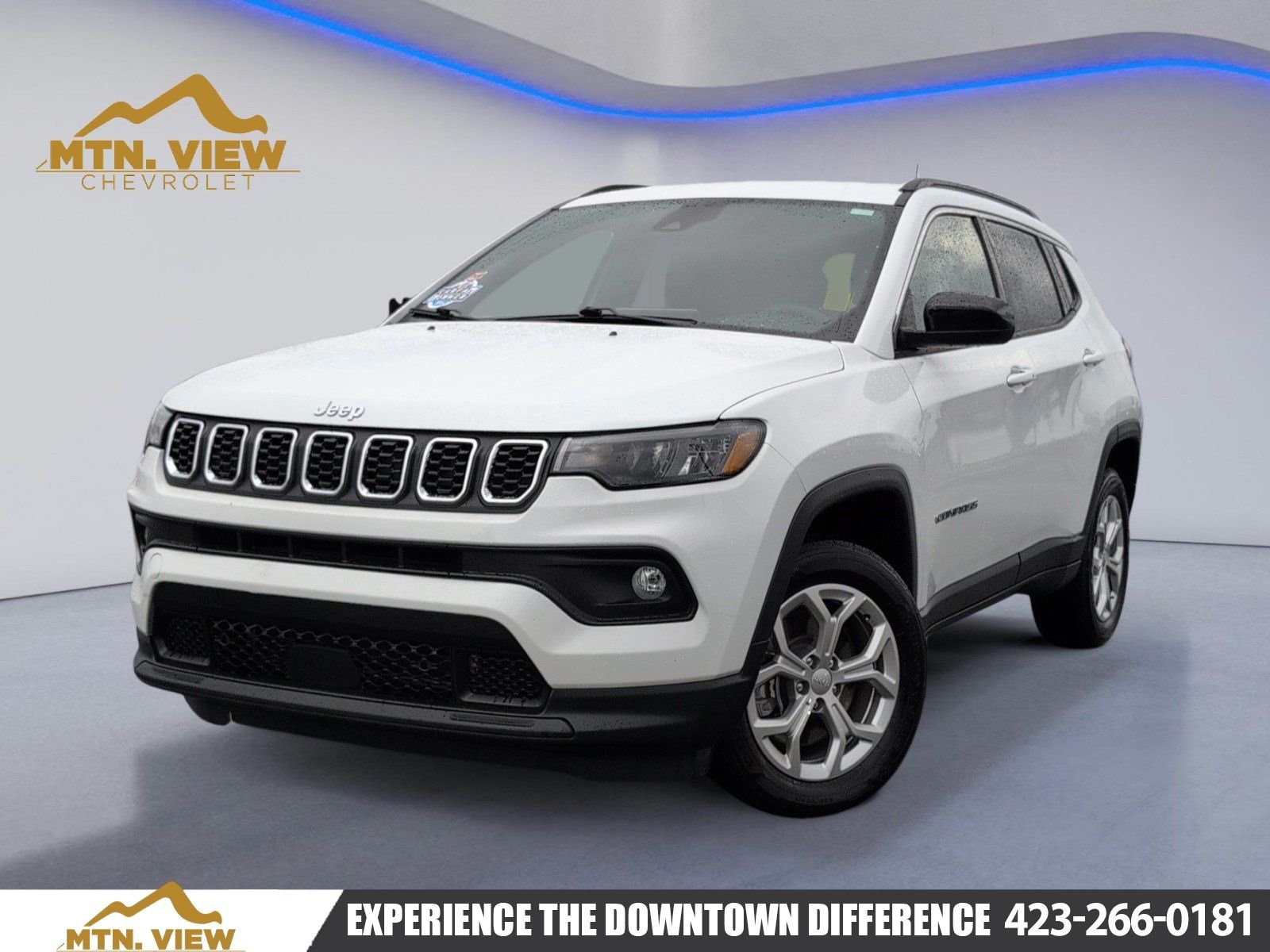 White/off-white 2024 Jeep Compass Latitude 4WD SUV / Crossover Four-Wheel Drive 8-Speed Automatic