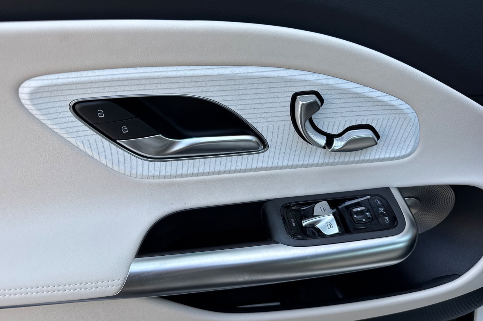 New 2027 Polar White Mercedes-Benz CLA 220 image 22