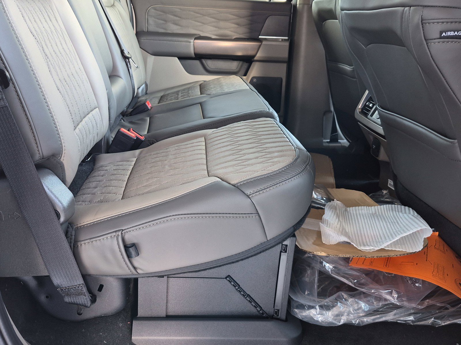 New 2026 Star White Metallic Tri-Coat Ford F-450® Platinum® image 7