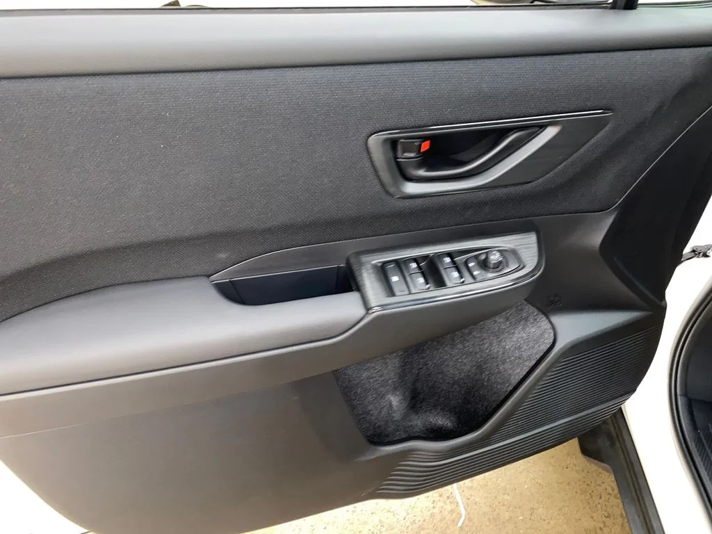 New 2026 CRYSTAL WHITE PEARL Subaru Premium image 8