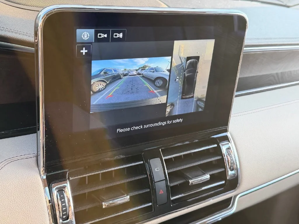 Used 2019 Ceramic Pearl Metallic Lincoln Reserve image 23