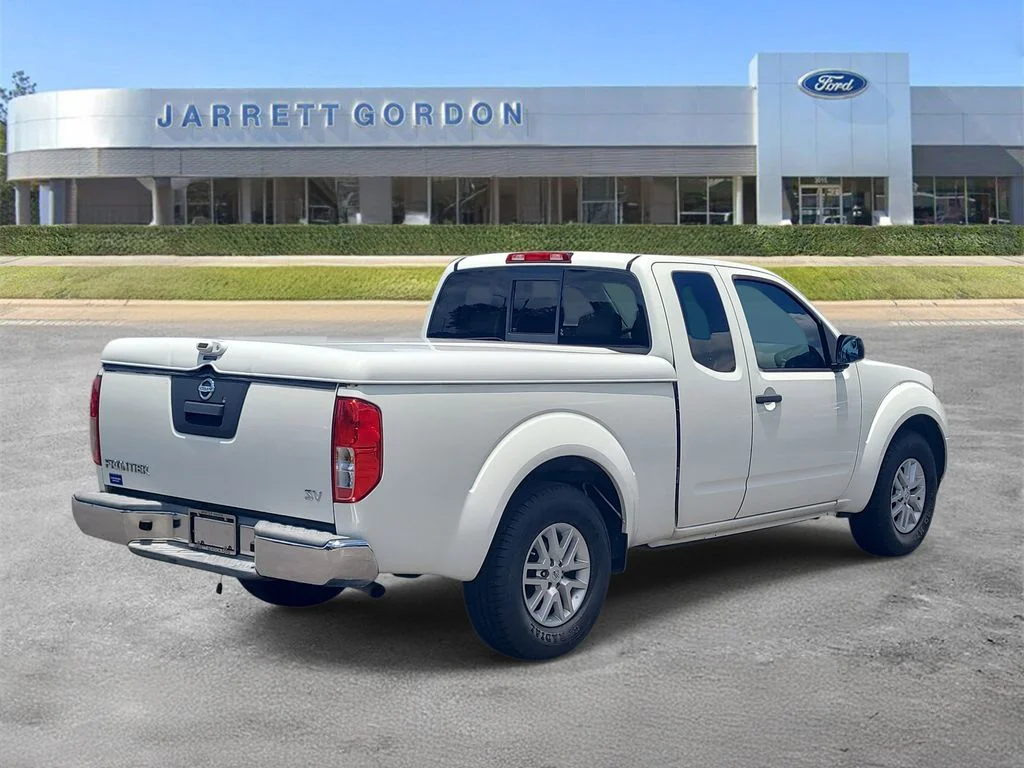 Used 2017 White Nissan SV image 4
