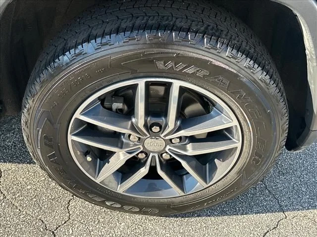 Used 2017 Blue Jeep Limited image 37