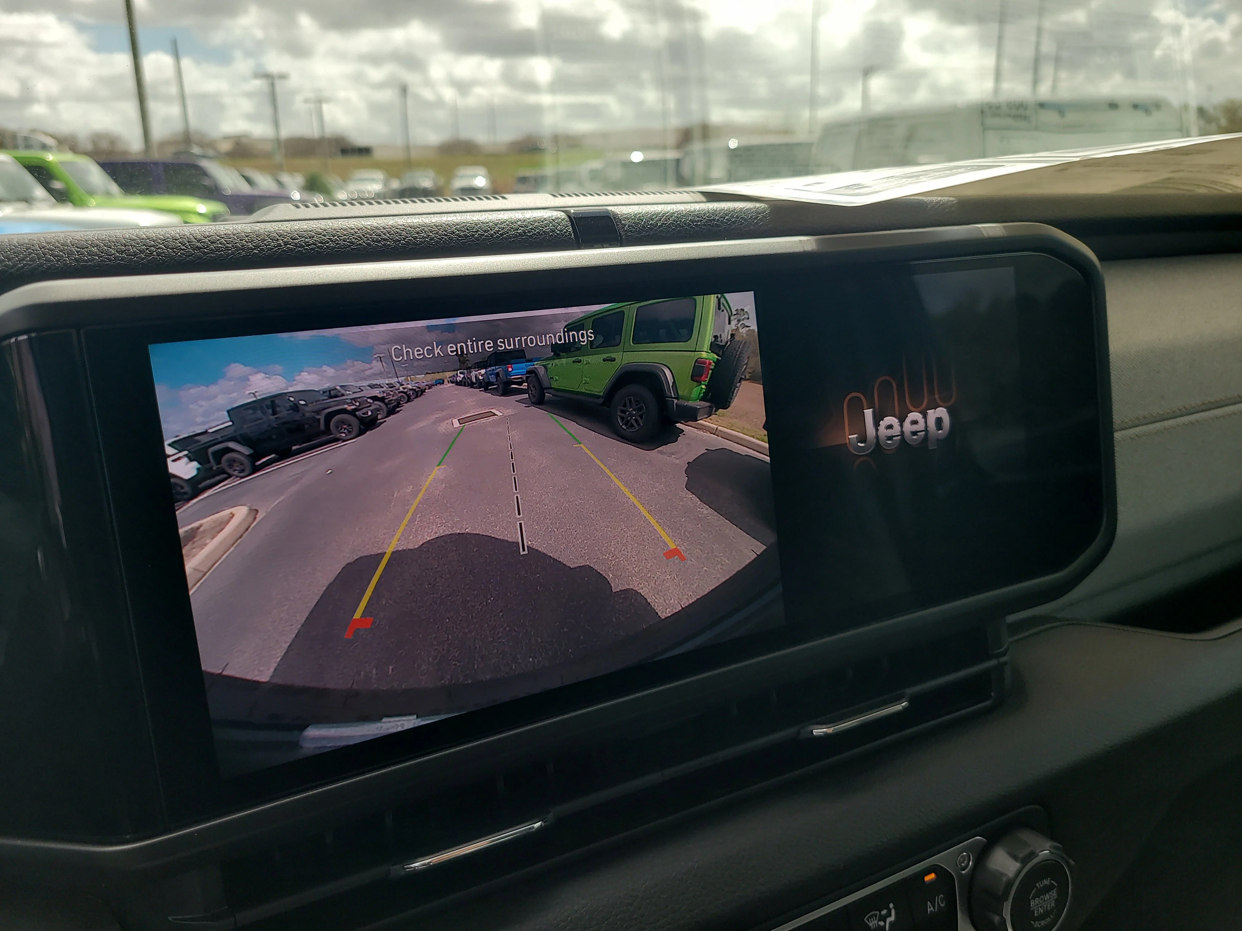 New 2026 Reign Jeep Sport image 19