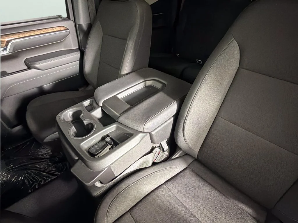 Used 2024 Summit White Chevrolet RST image 26