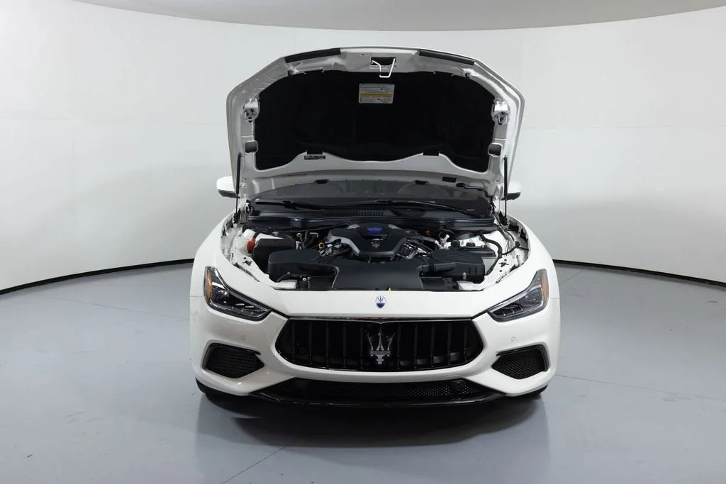 Used 2023 White Maserati Modena image 14