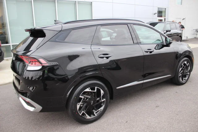 Used 2023 Black Kia SX-Prestige image 32