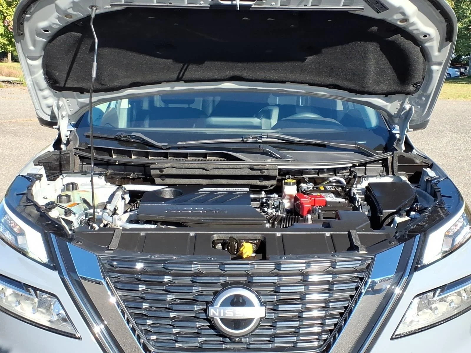 Used 2022 Boulder Gray Pearl Nissan SL image 33
