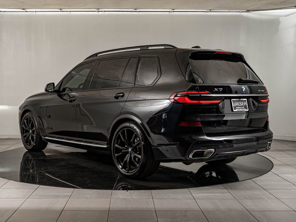 Used 2025 Black Sapphire Metallic BMW xDrive40i image 7