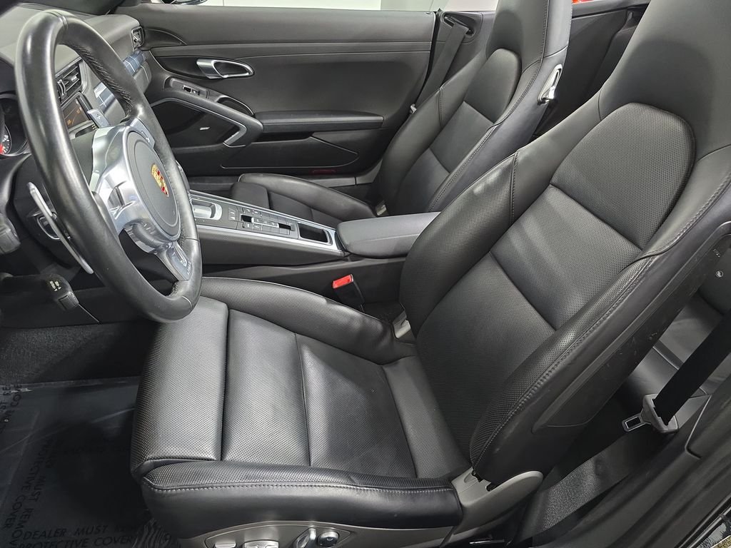 Certified Used 2015  Porsche Carrera 4 image 5