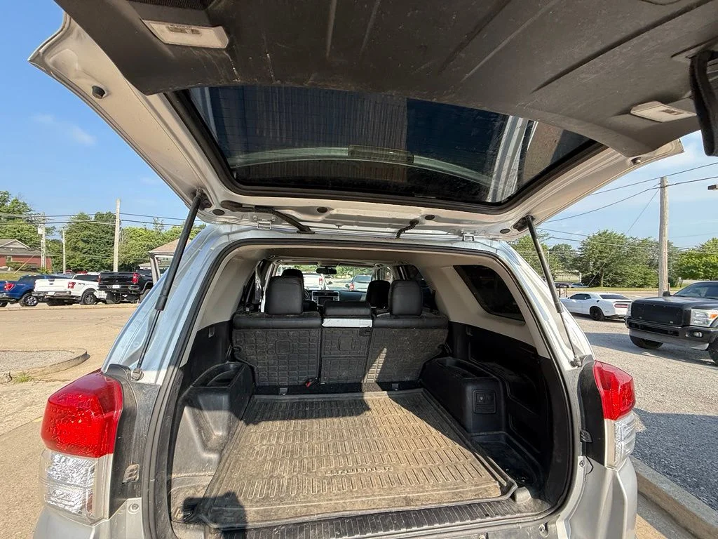 Used 2013 Silver Toyota SR5 image 26