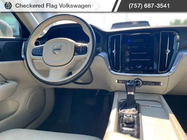 Used 2020 Birch Light Metallic Volvo T5 Momentum image 29