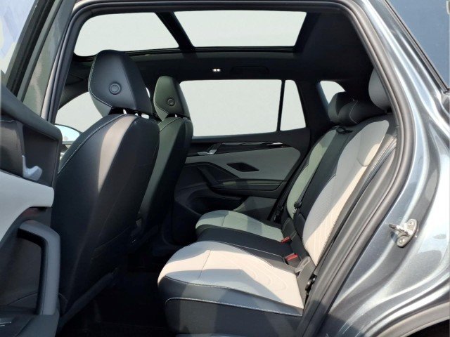 New 2026 Platinum Gray Metallic Volkswagen SE R-Line Black 4Motion image 10