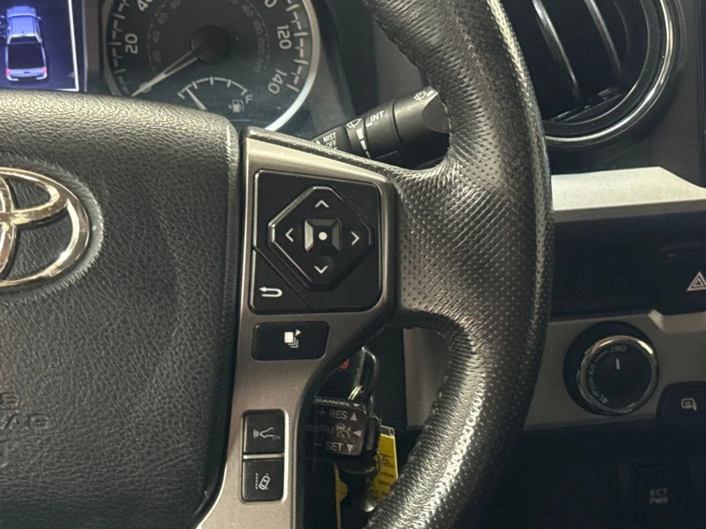 Used 2020 Cement Toyota SR5 image 16
