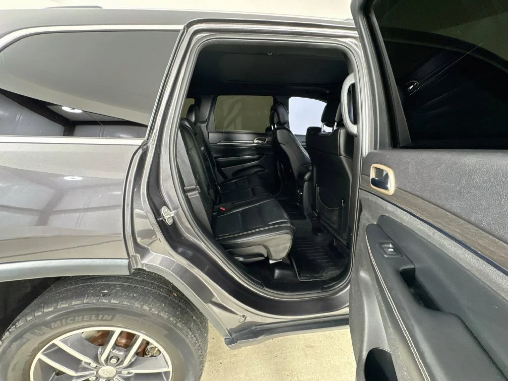 Used 2017 Gray Jeep Limited image 34