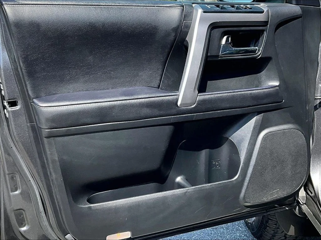 Used 2022 Gray Toyota SR5 image 9