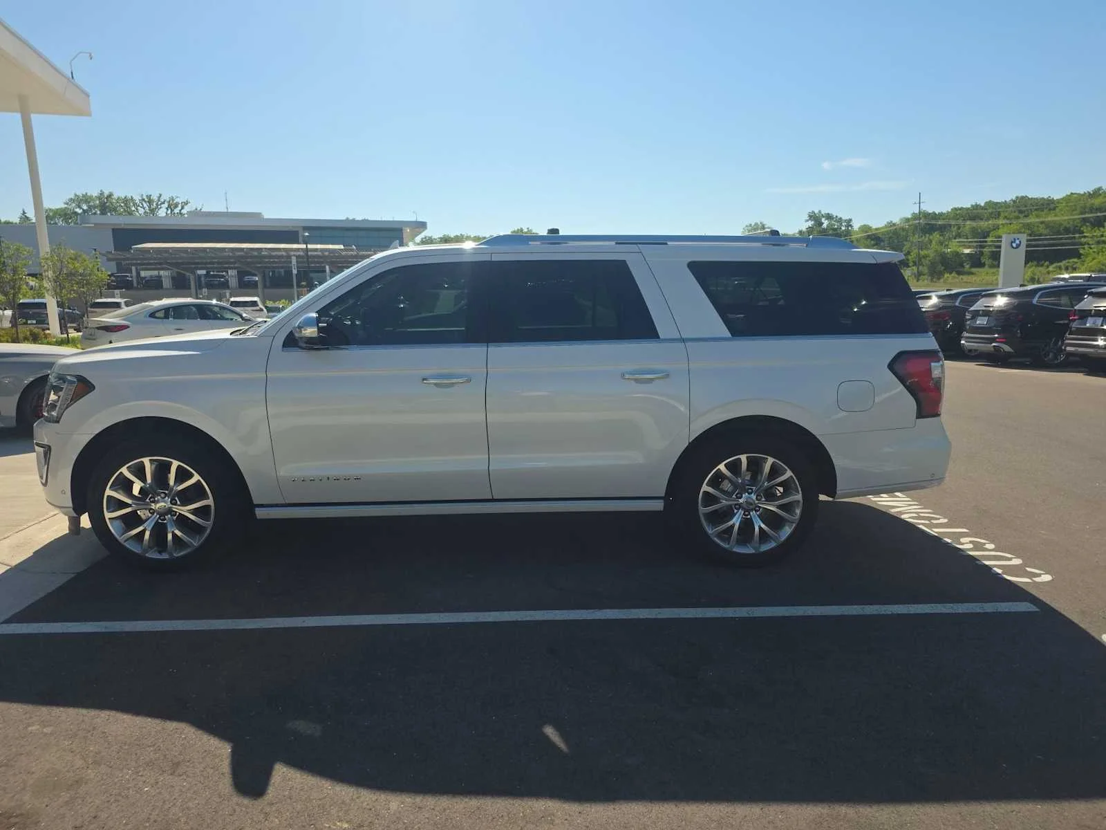Used 2018 White Platinum Metallic Tri-Coat Ford Platinum image 9