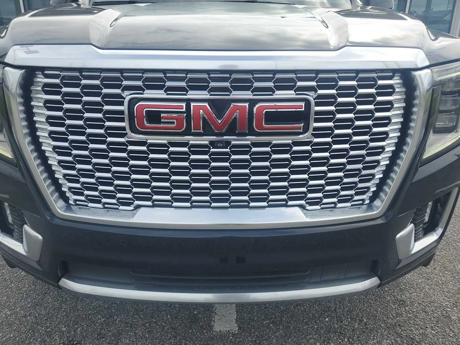 Used 2021 ONYX BLACK GMC Denali image 12