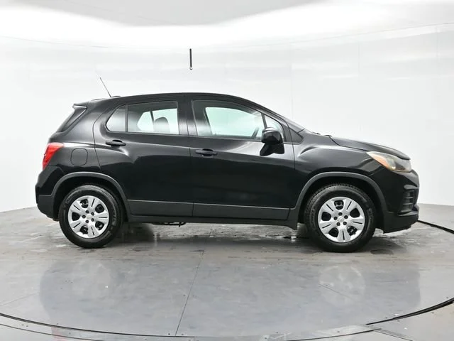 Used 2017 MOSAIC BLACK METALLIC Chevrolet LS image 8