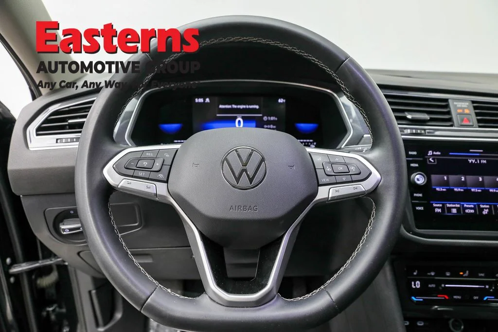 Used 2023 Black Volkswagen 2.0T SE image 10