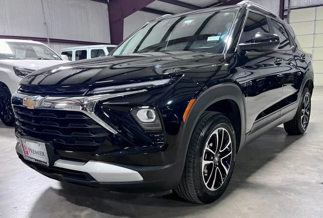 Used 2024 Black Chevrolet LT image 7