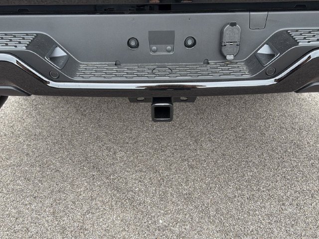 New 2026 Diamond Black Crystal Pearl-Coat Exterior Paint RAM Laramie image 14