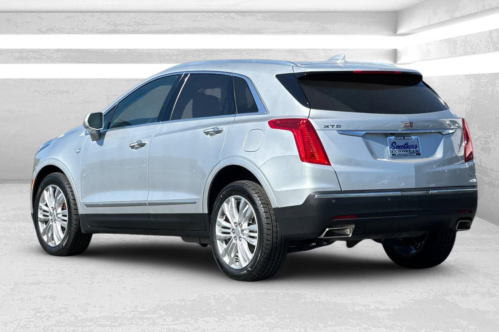 Used 2018 Silver Cadillac Premium Luxury image 6