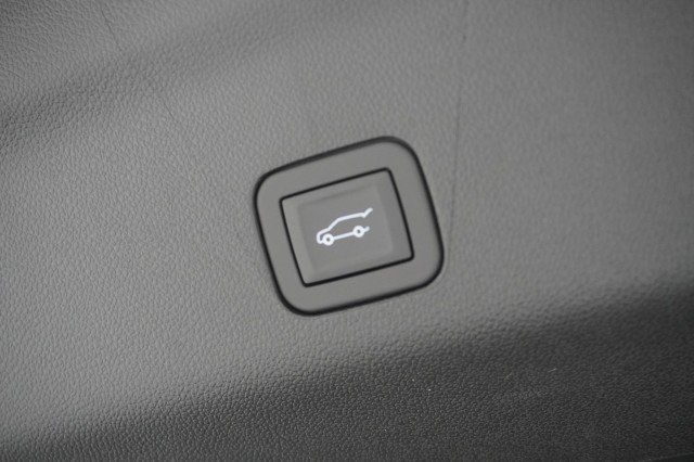 2026 Chevrolet Tahoe LT - Photo 10