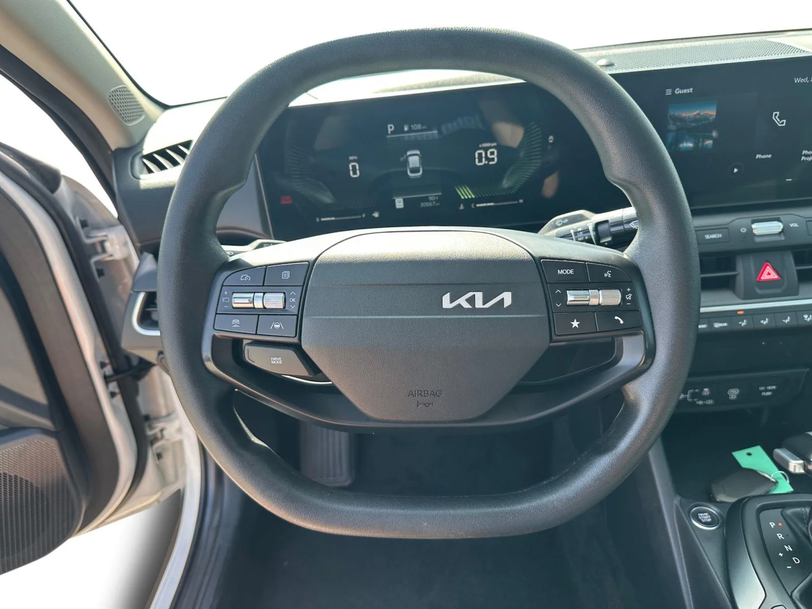 2025 Kia K4 LXS - Photo 13