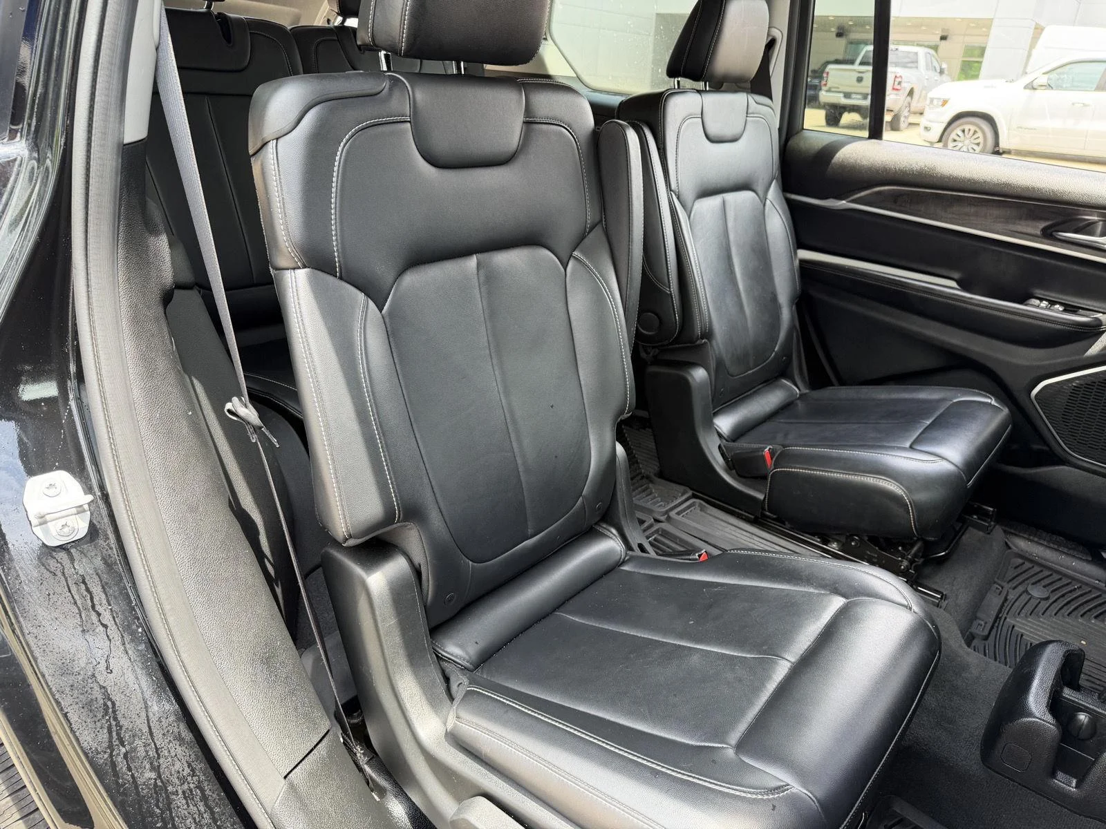 Used 2021 Diamond Black Crystal Pearlcoat Jeep Limited image 20