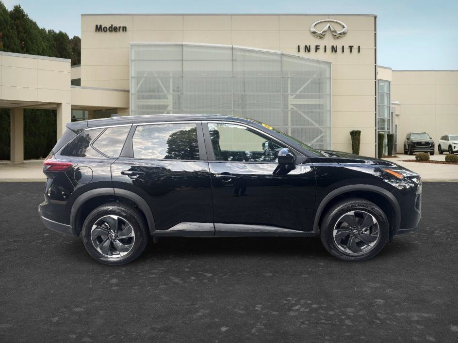 Used 2025 Super Black Nissan SV image 3
