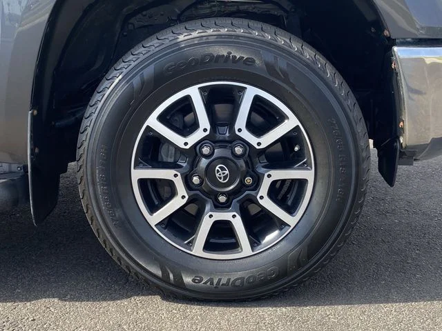 Used 2020 Magnetic Gray Metallic Toyota SR5 image 8