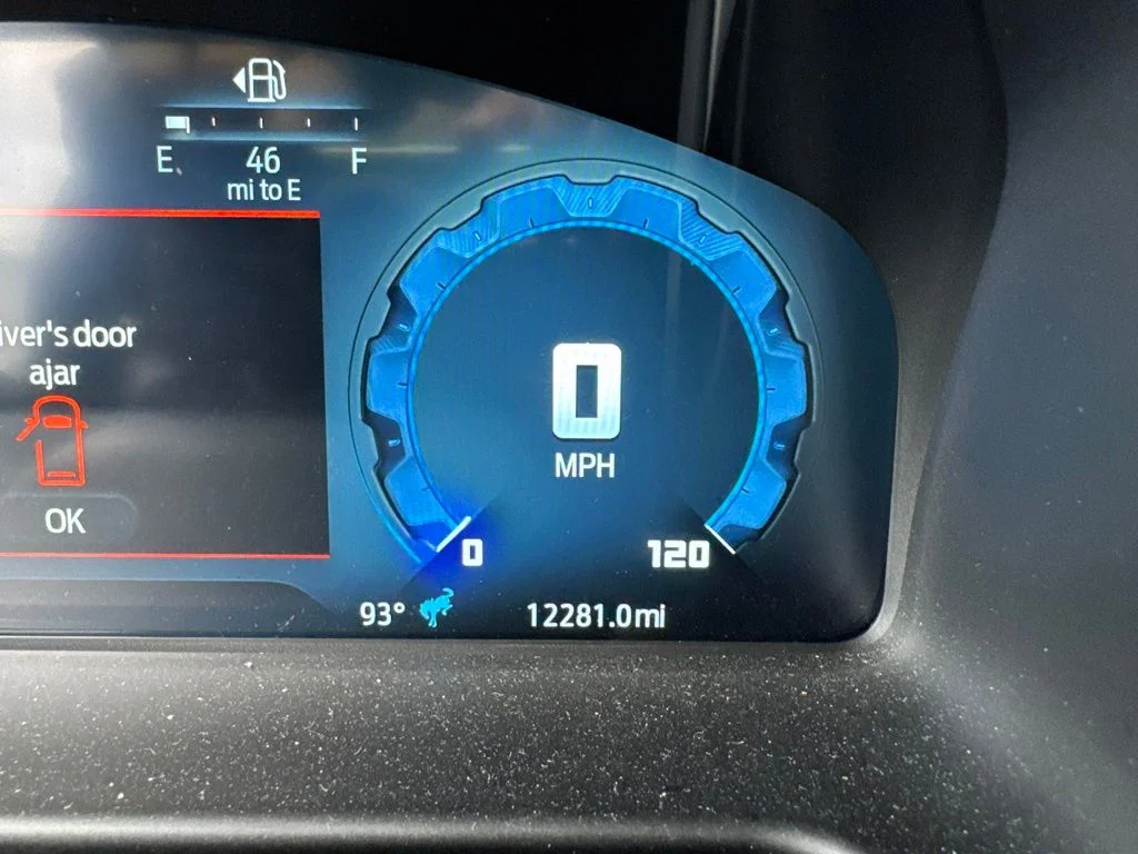Used 2025 Oxford White Ford Badlands image 13